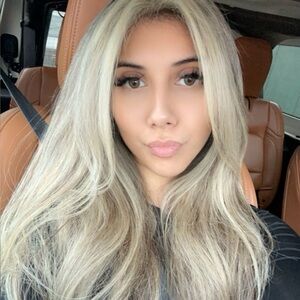 Meet your Posher, Cristal